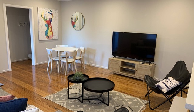 Central & Tranquil Two-Bedroom Home in the Heart of Essendon