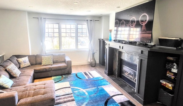 Central Upscale 4 Storey House