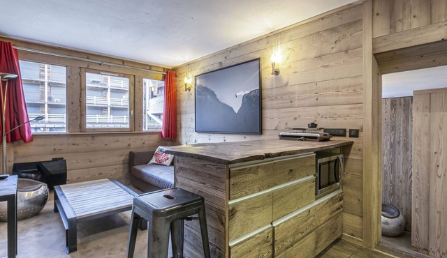 Central Val d'Isère apartment, ski-in ski-out, 2 bedrooms, Wifi