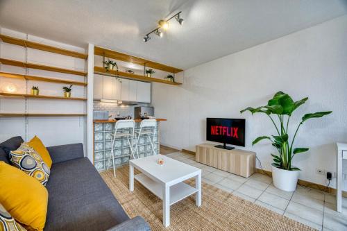 Central View - Near CERN,Geneva,UN - Free Parking