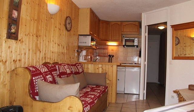 Central (White Rock), quiet, 32m2 for 4-6 people, well-equipped and renovated