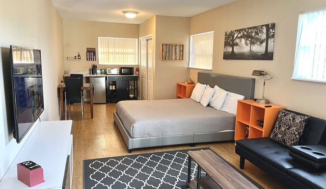*CentralLocated*PrivateKingSuitew/Bath, Washer&Dryer(Eagle)