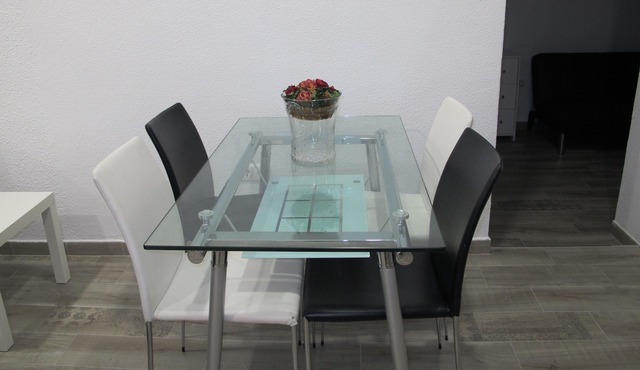 Centrally located 3 bedroom apartment