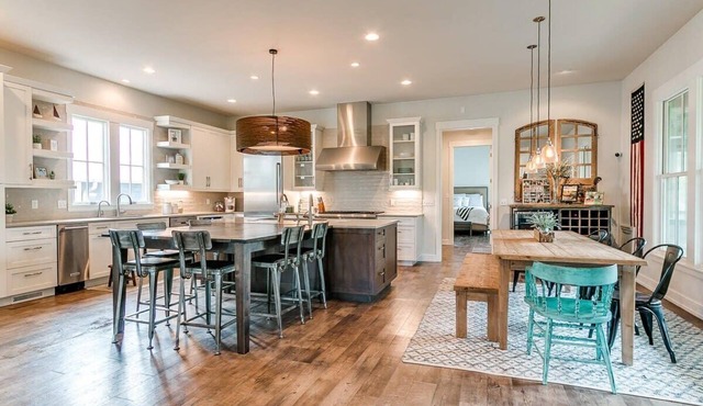 Centrally Located! Large Entertainment Areas!