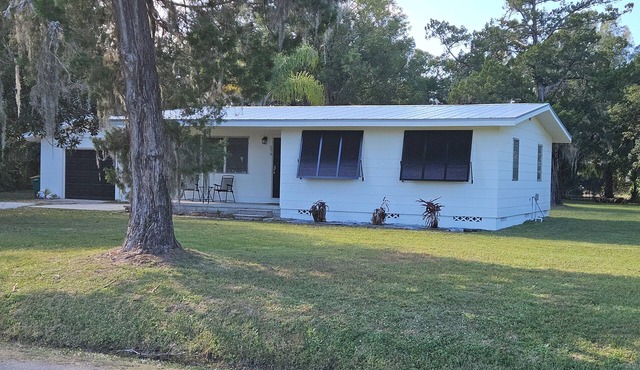 Centrally located 2-bedroom house in pleasant Melbourne / West Melbourne