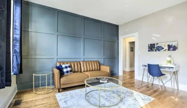 Centrally Located 1925 Historic 2BR Apartment