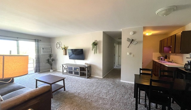 Centrally Located 2 Bedroom Apartment