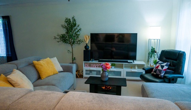 Centrally located 3-bedroom house in San Jose with WiFi, AC