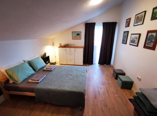 Centrally located 3 Bedroom Holiday House O'Live with private garden
