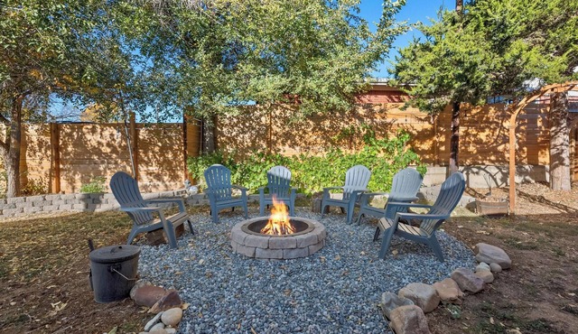 Centrally Located 3 Bed Master Suite with Firepit