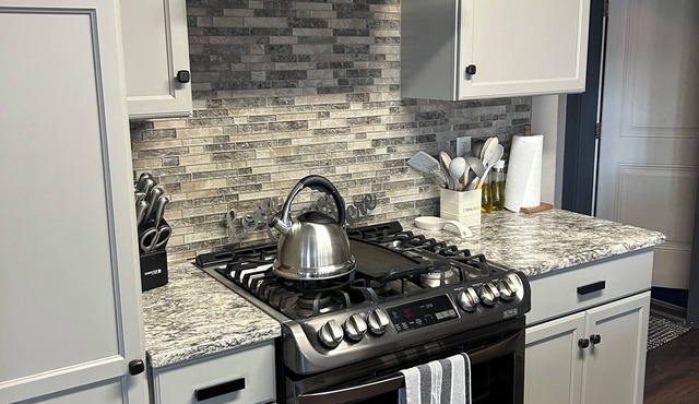 Centrally Located 4-bedroom house in Lewiston with a View, close to College