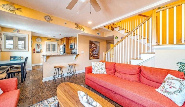 CENTRALLY LOCATED, 4BR/3BA, SLP 10, HANDICAP ACCESSIBLE, STEPS TO BEACH