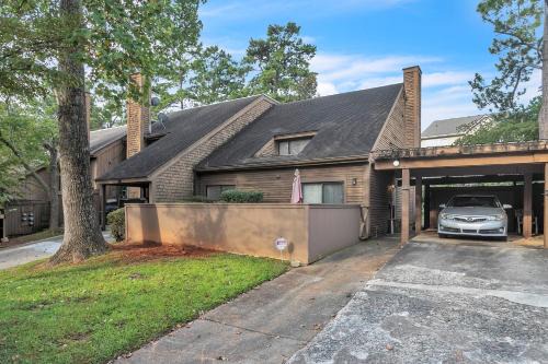 Centrally Located 4BR Stonecrest Condo condo