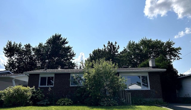 Centrally located, 5BR Bungalow