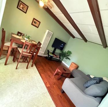 Centrally located adu