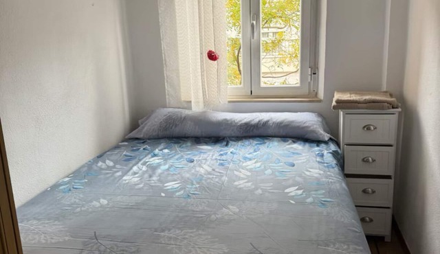 CENTRALLY LOCATED AND BRIGHT ROOM