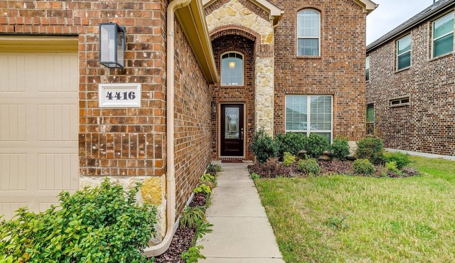 Centrally located and cozy 4 bedroom house - charm meets convenience
