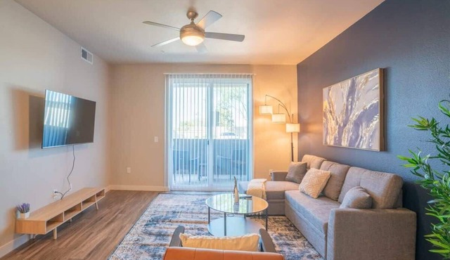 Centrally Located Apt|Pool,Gym,W/D,Balcony,Parking