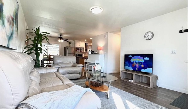 Centrally located cheerful 3B2b in Fremont