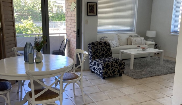 Centrally Located Coastal Getaway – Walk to Beaches, Cafes & More