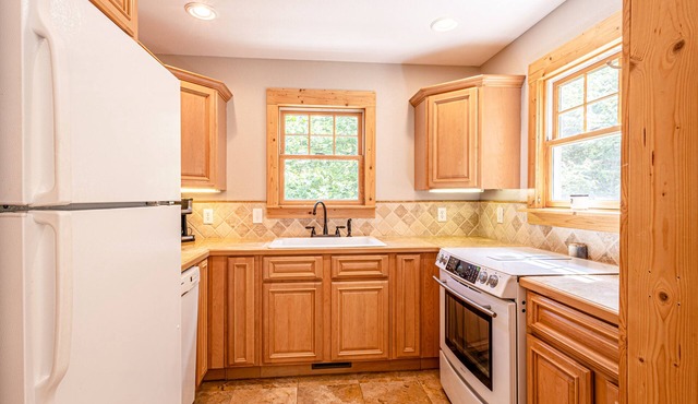 Centrally located cottage 5 mins to Tsali, Fontana Lake, 15 mins to Bryson Cityn