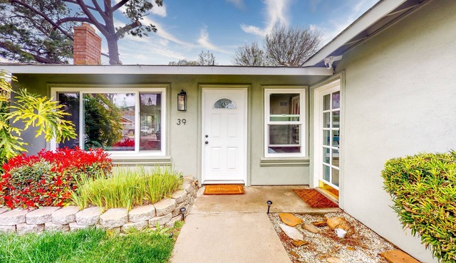 Centrally Located - Dog-Friendly - Enclosed Yard