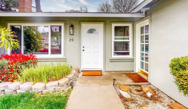 Centrally Located - Dog-Friendly - Enclosed Yard