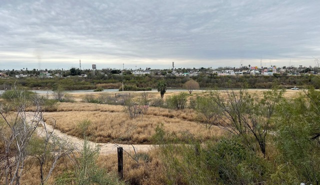 Centrally located, downtown walking distance, near Mexico Border. RioGrande view