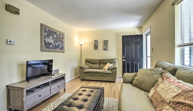 Centrally Located Durham House with Fire Pit!