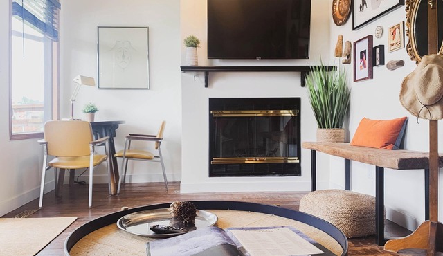 Centrally Located Family Friendly Whole House. Pet Friendly!