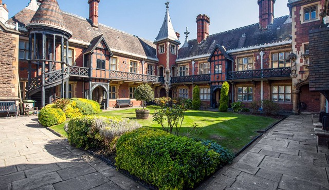 Centrally-located flat in stunning period building