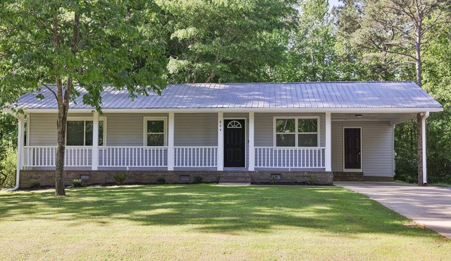 Centrally located, freshly updated home in Oxford