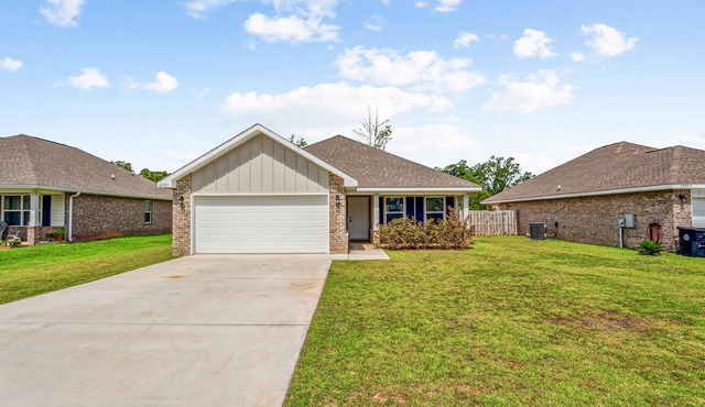 centrally located house only a short drive from beautiful Alabama gulf coast