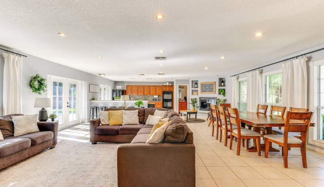 Centrally Located Home w/Fenced Yard in Oviedo!