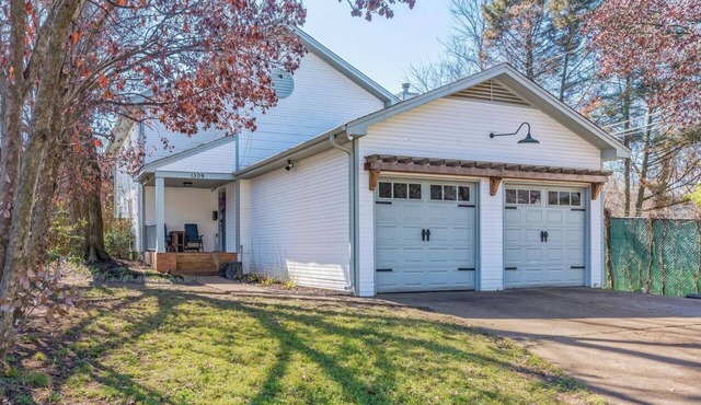 Centrally Located House in high-end neighborhood mid town Memphis