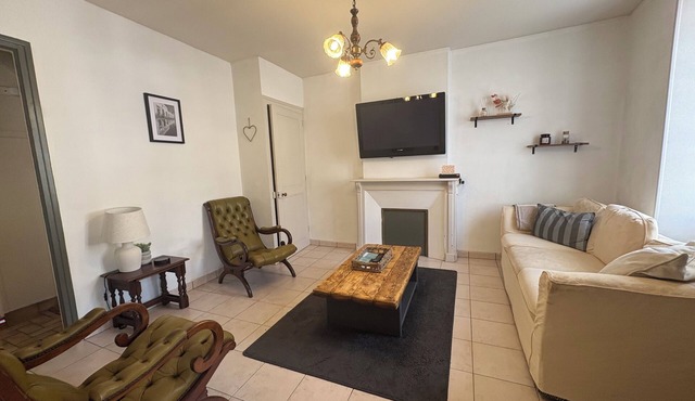 Centrally located in a beautiful town, private garden & parking