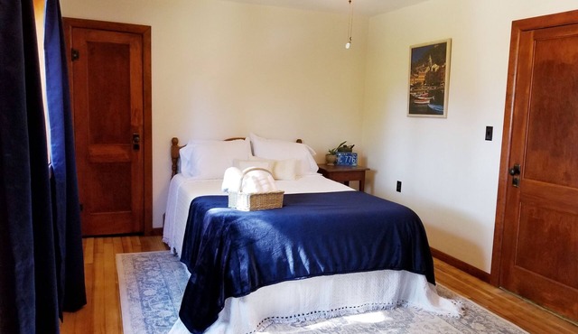 Centrally located in the NE Iowa Driftless Area!