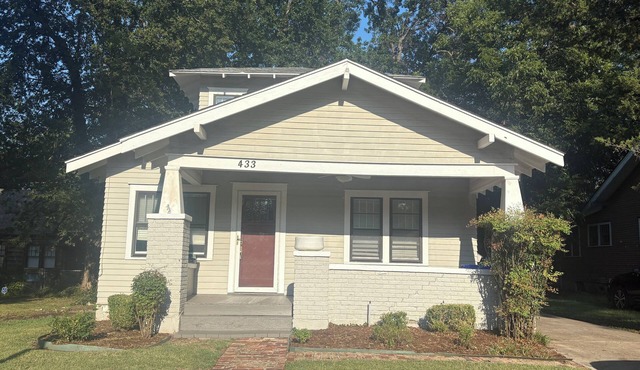 Centrally Located Lahoma Bungalow