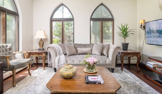 Centrally located Mansion Guest House