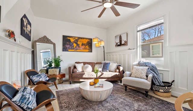 Centrally Located Midtown 2 Bedroom Home with 3 Parking Stalls that Sleeps 7