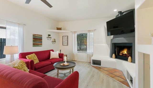 Centrally Located Modern 4-Bedroom House with Tons of Amenities