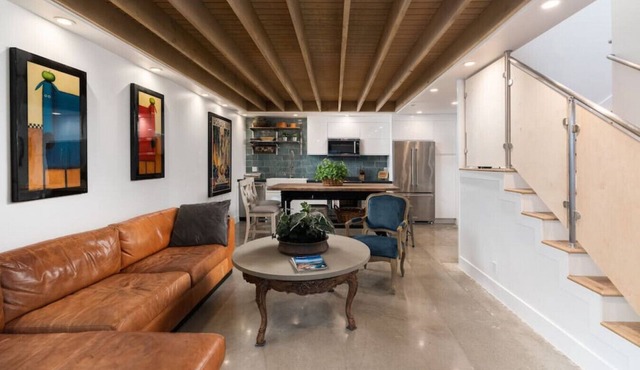 Centrally located, newly remodeled coastal elegance property with large outdoor living space