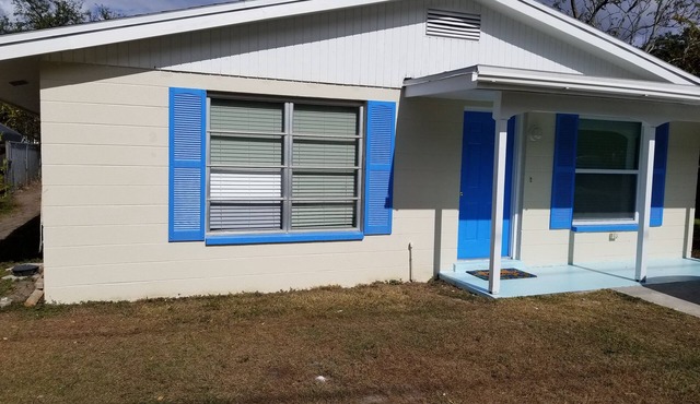 Centrally located near everything with bonus facilities!