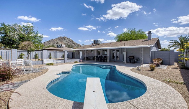 Centrally Located Oasis 1 Mi to Shadow Mountain!