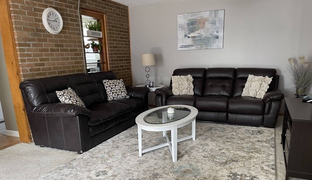 Centrally located, quiet 2 bedroom house in great neighborhood with Laundry