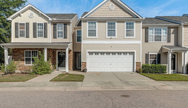Centrally Located Raleigh Townhome w/Pool Access