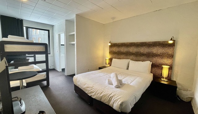 Centrally located studio room ski in/ski out in normal snow conditions. Fab spot