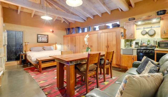 Centrally Located Santa Fe Studio Near Town!