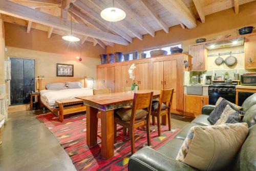 Centrally Located Santa Fe Studio Near Town!