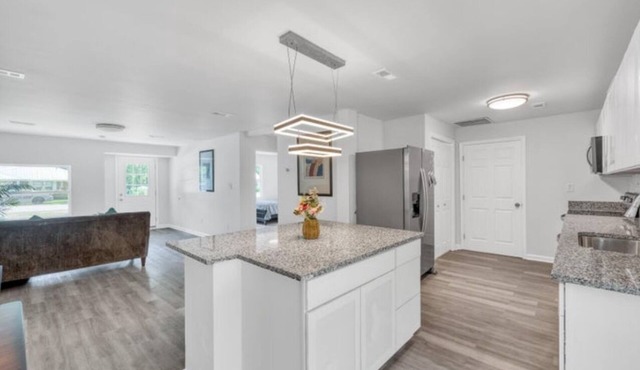 Centrally Located Serene home away from home. Come be our guest!